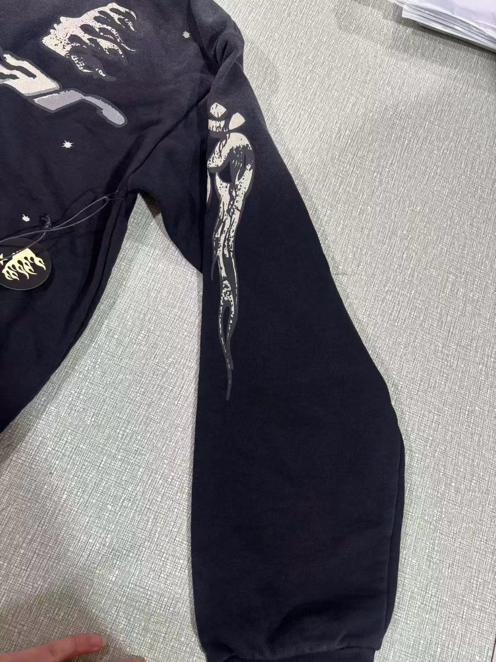 Hellstar "Path to Paradise" Flame Face Hoodie - Vintage Black/Faded - Picture 4 of 6